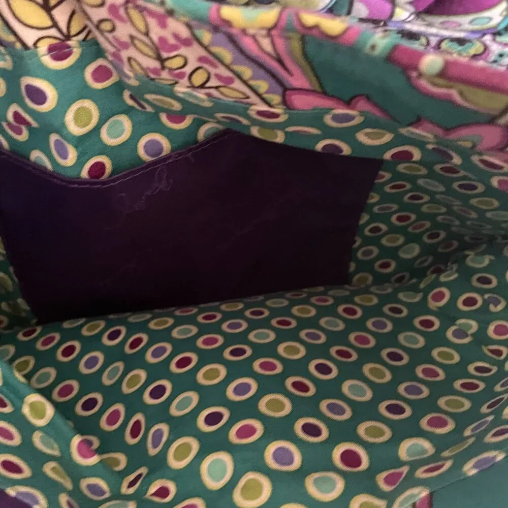 Vera Bradley main compartments