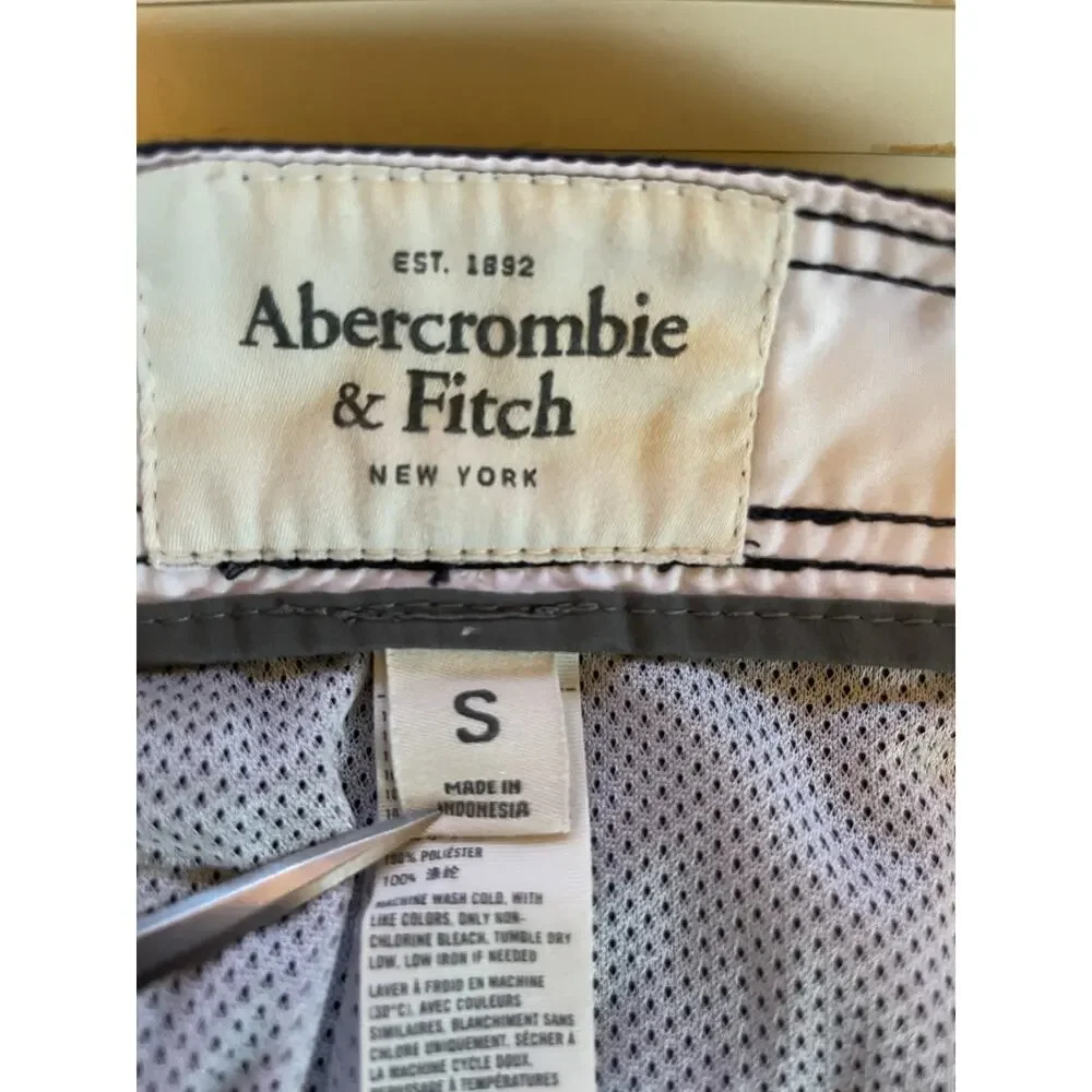 Abercrombie & Fitch this product