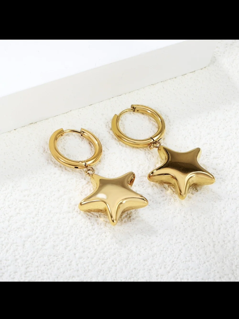 N/A elegant gold