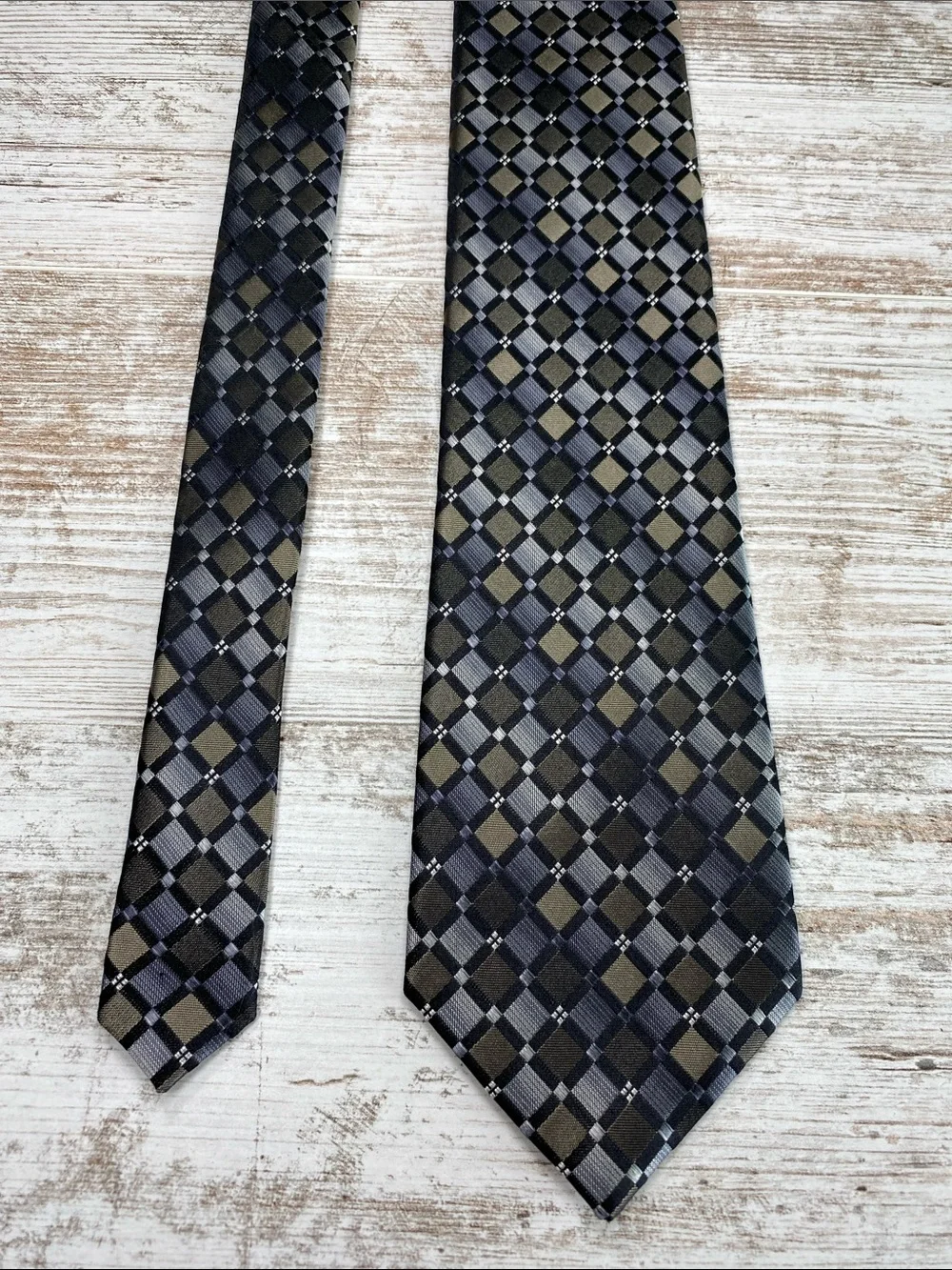 Statements classic necktie
