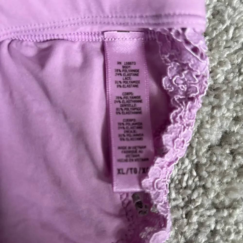 SKIMS women’s pink