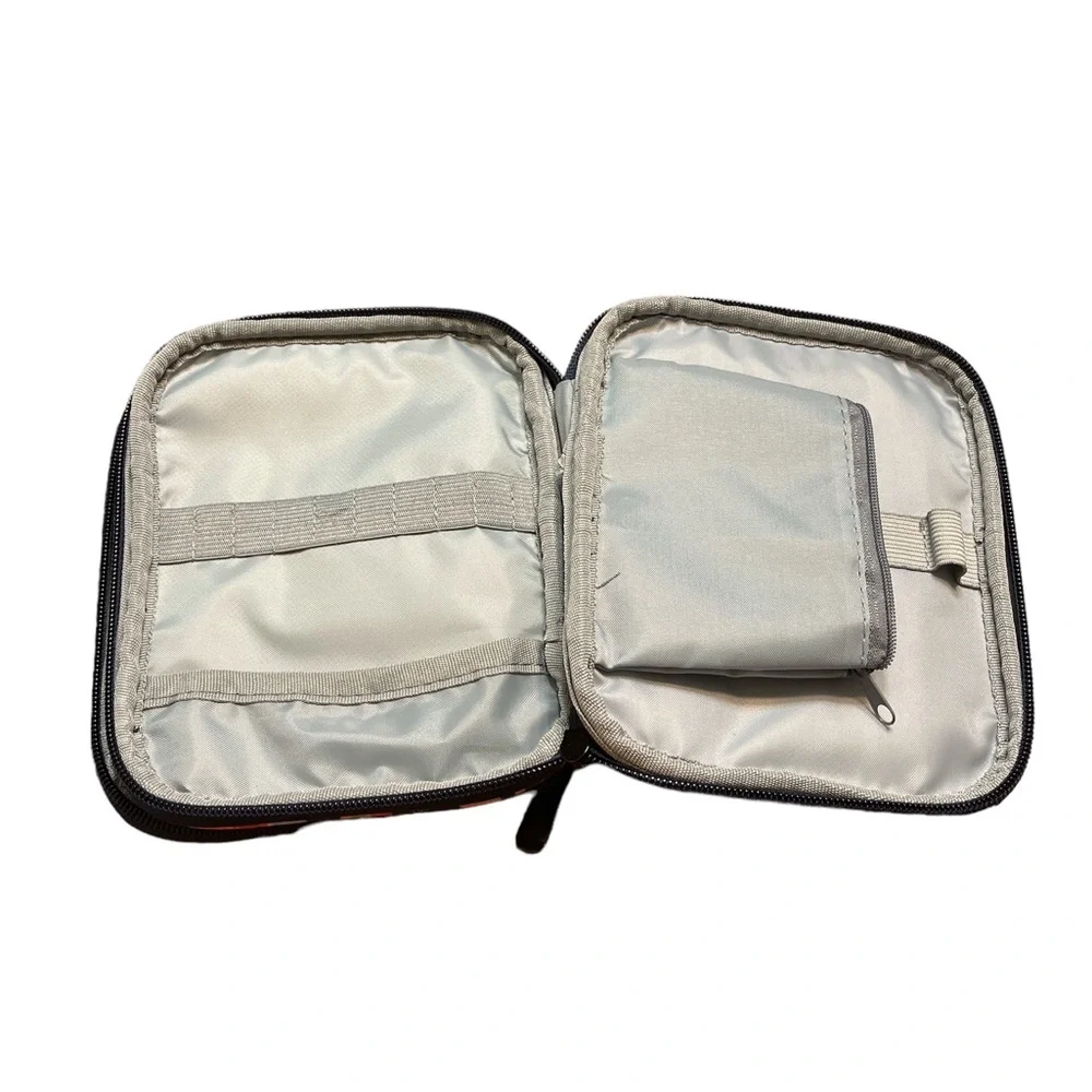 Unbranded unused toiletries