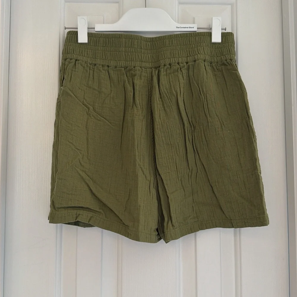 Boden olive green