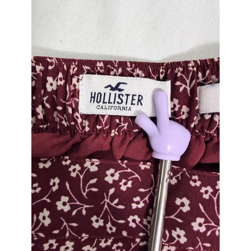 Hollister brand style