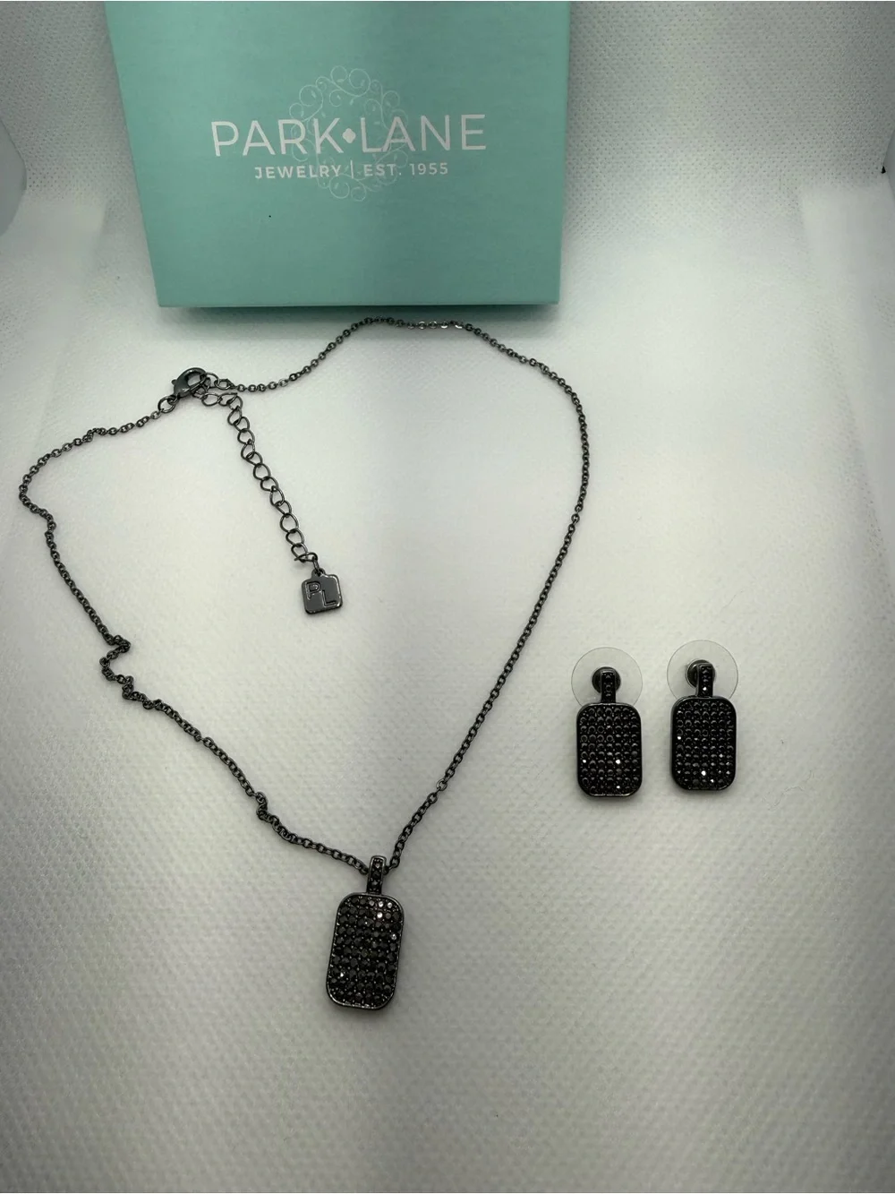 Park Lane Drake Necklace & Earrings Set Hematite Jet Crystal Dog Tag