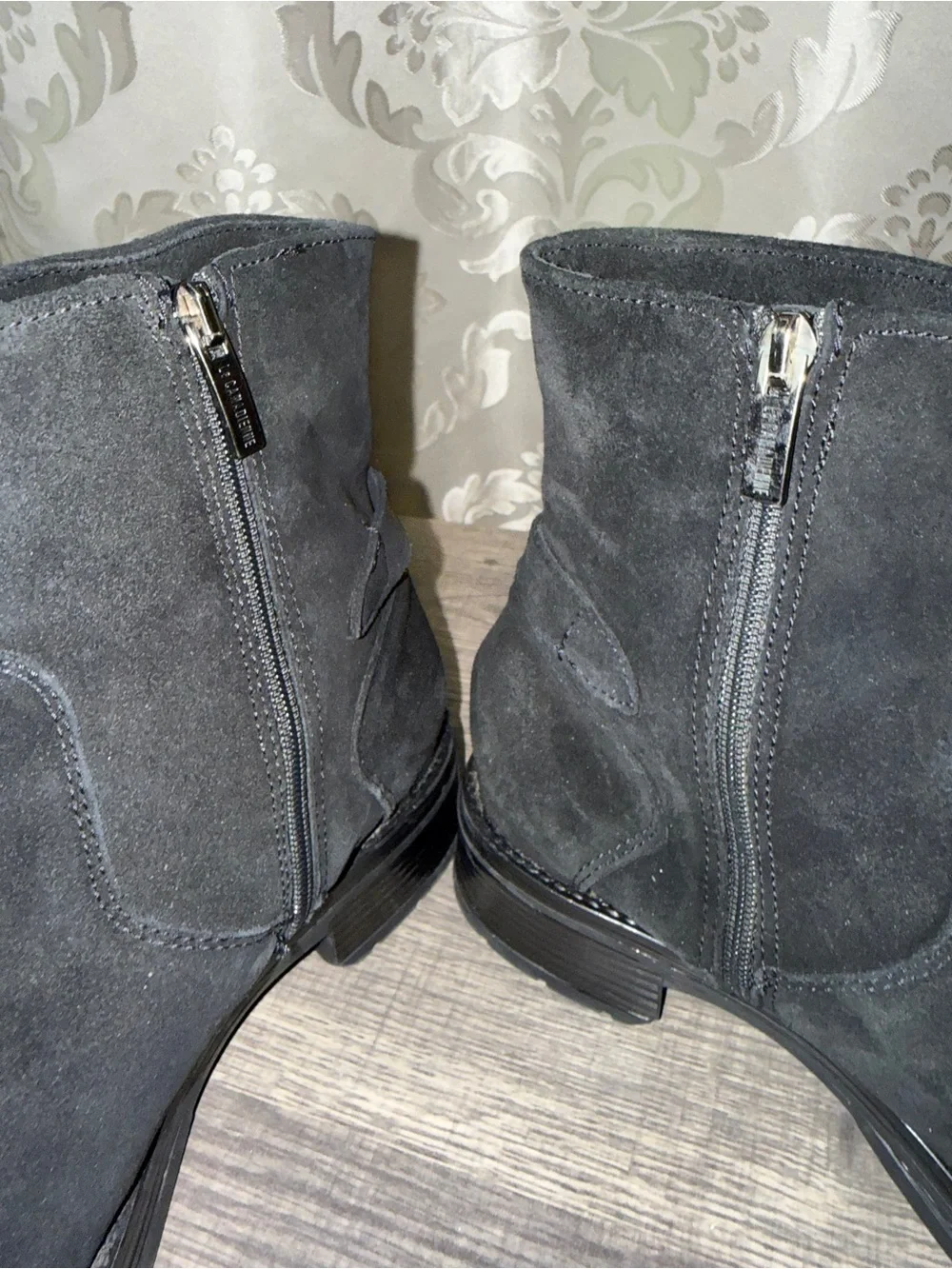 La CANADIENNE black suede