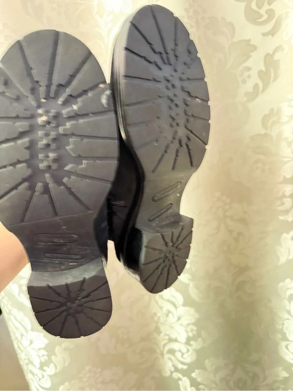 La CANADIENNE black suede