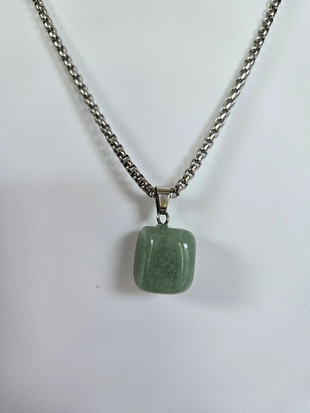N-135-Green Aventurine Pendant Necklace - Minimalist Women's Jewelry