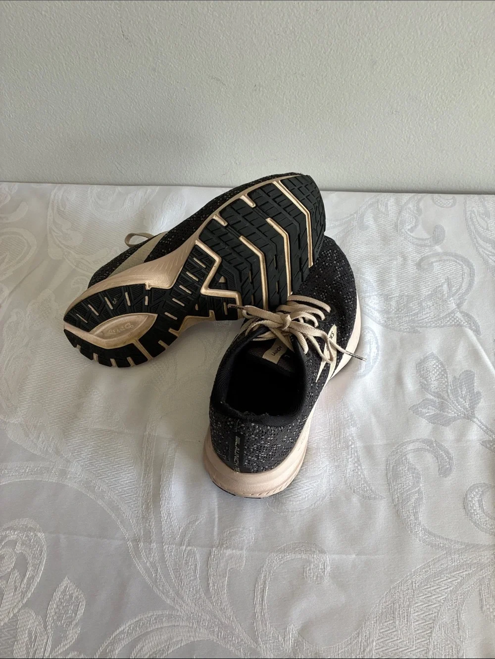 Brooks right midsole from