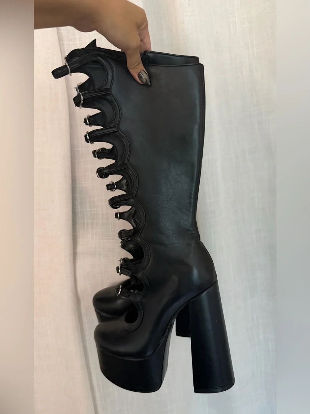Dolls Kill bold platform