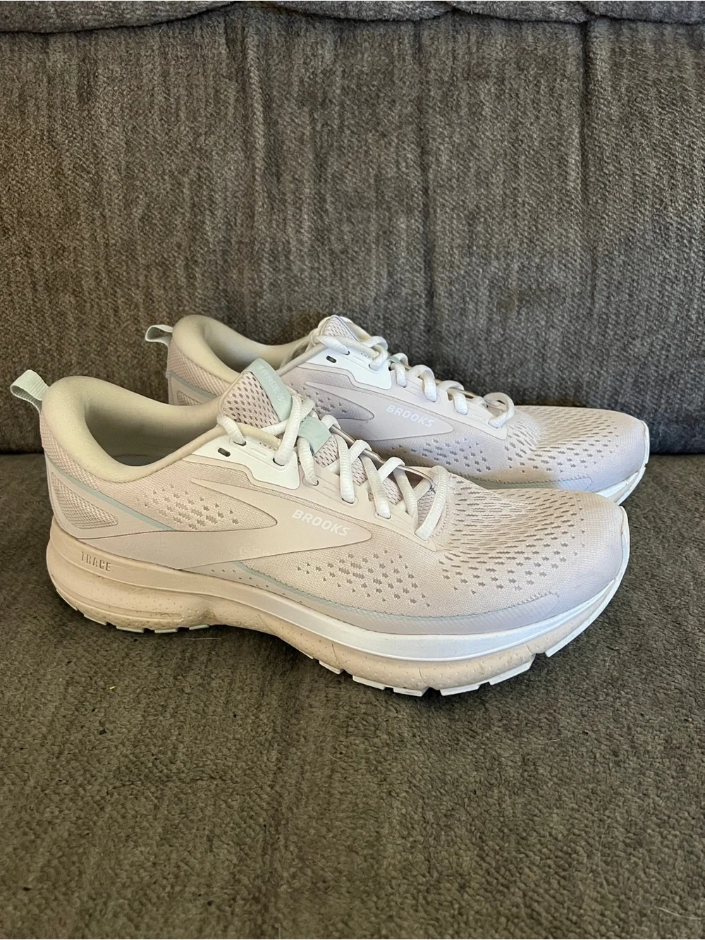Brooks excellent used