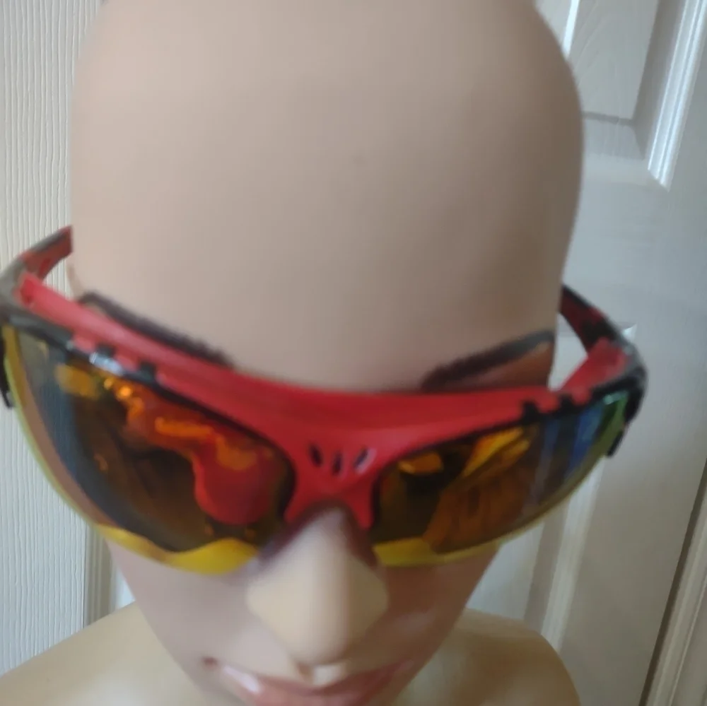 unbranded men polarized