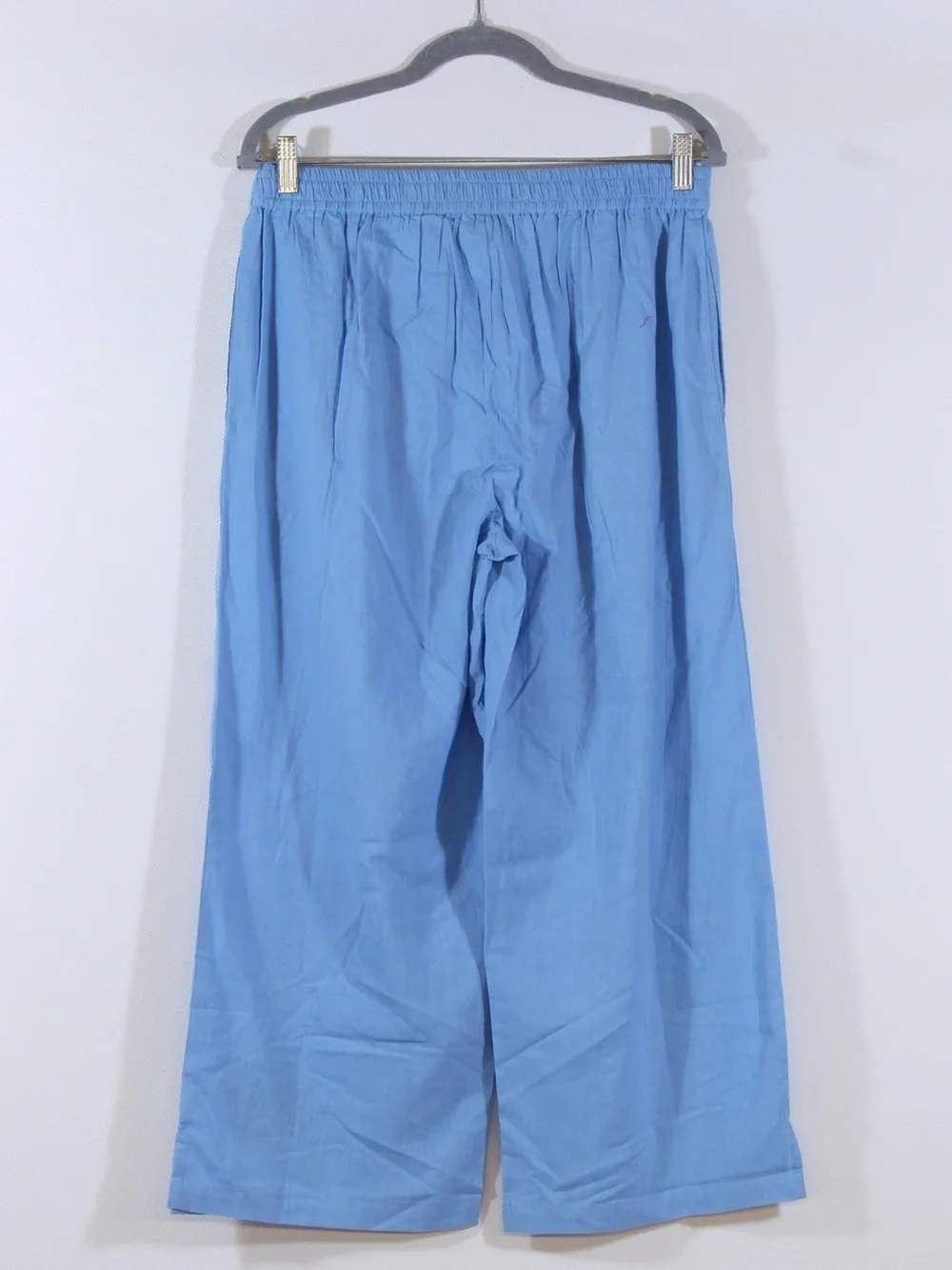 Metropolitan details women