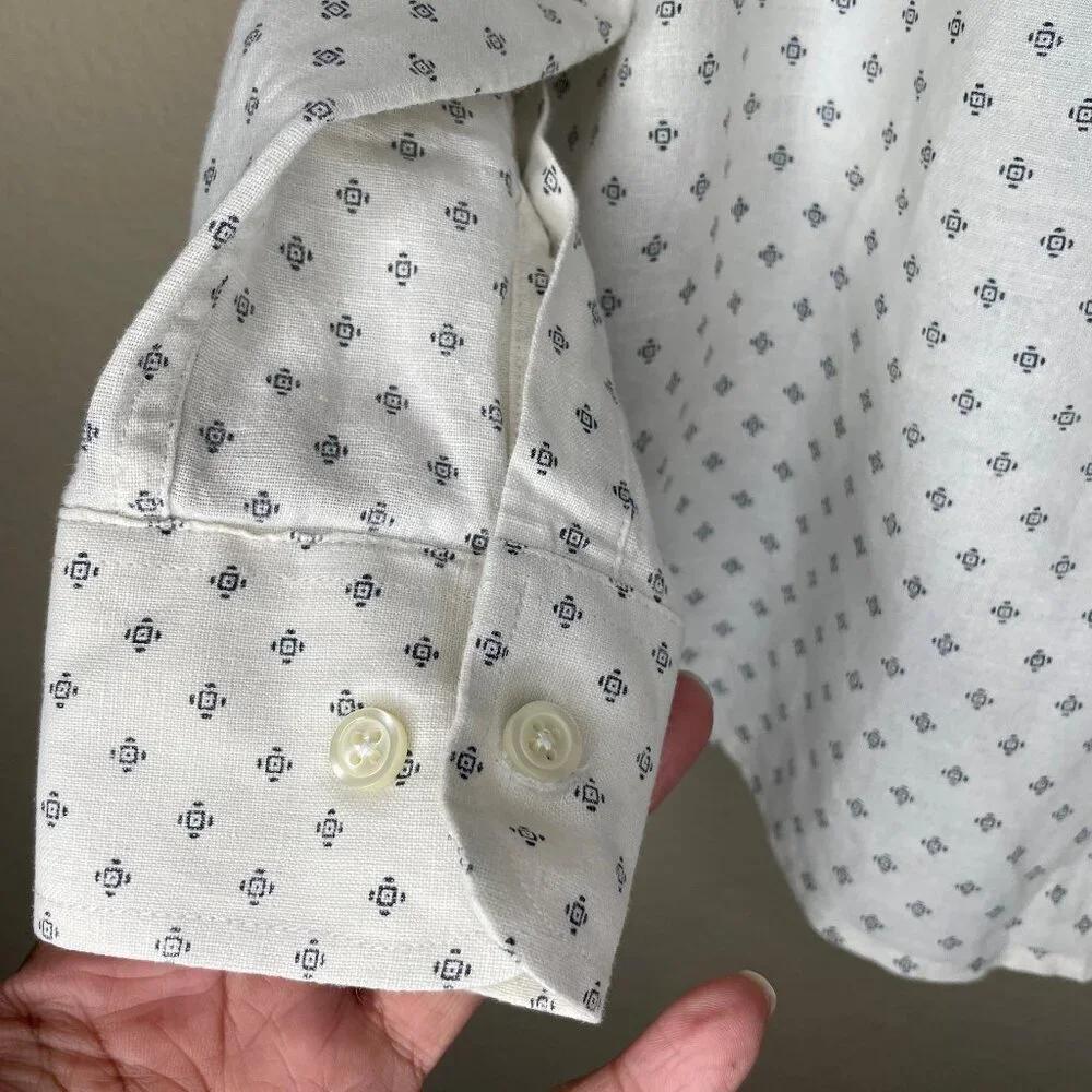 Banana Republic features banana