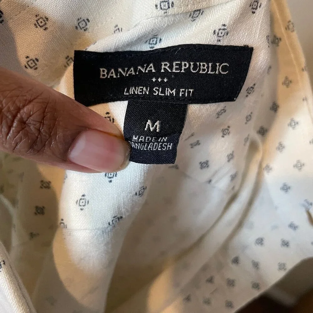 Banana Republic features banana