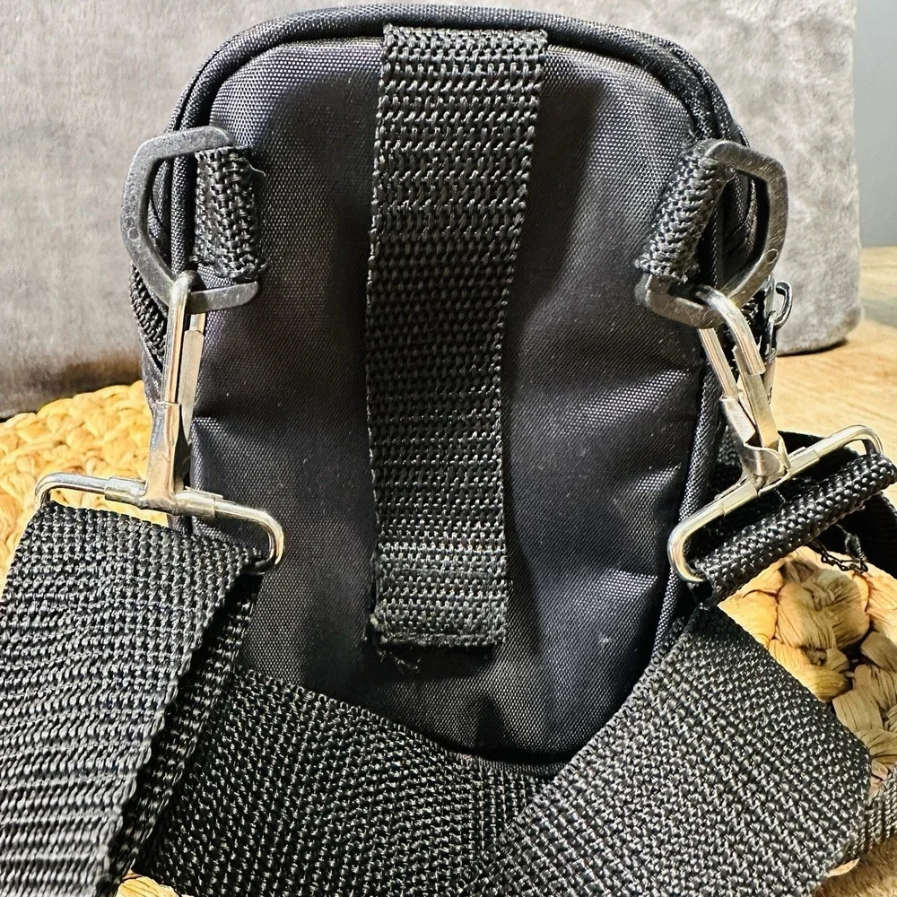 Samsonite item shown