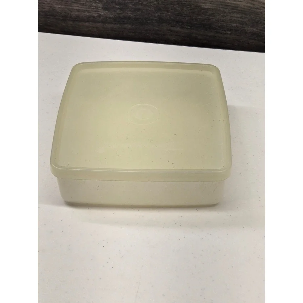 Vintage Tupperware Square Storage Container with Lid‎ White 670-39