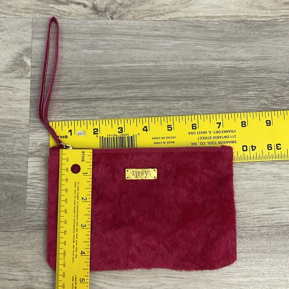 ipsy sparkly pink