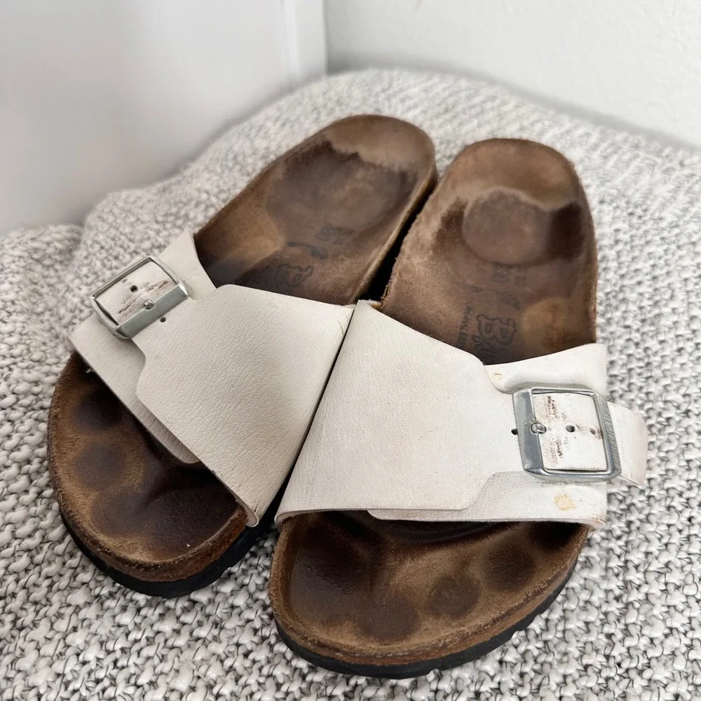 Birkenstock note visible