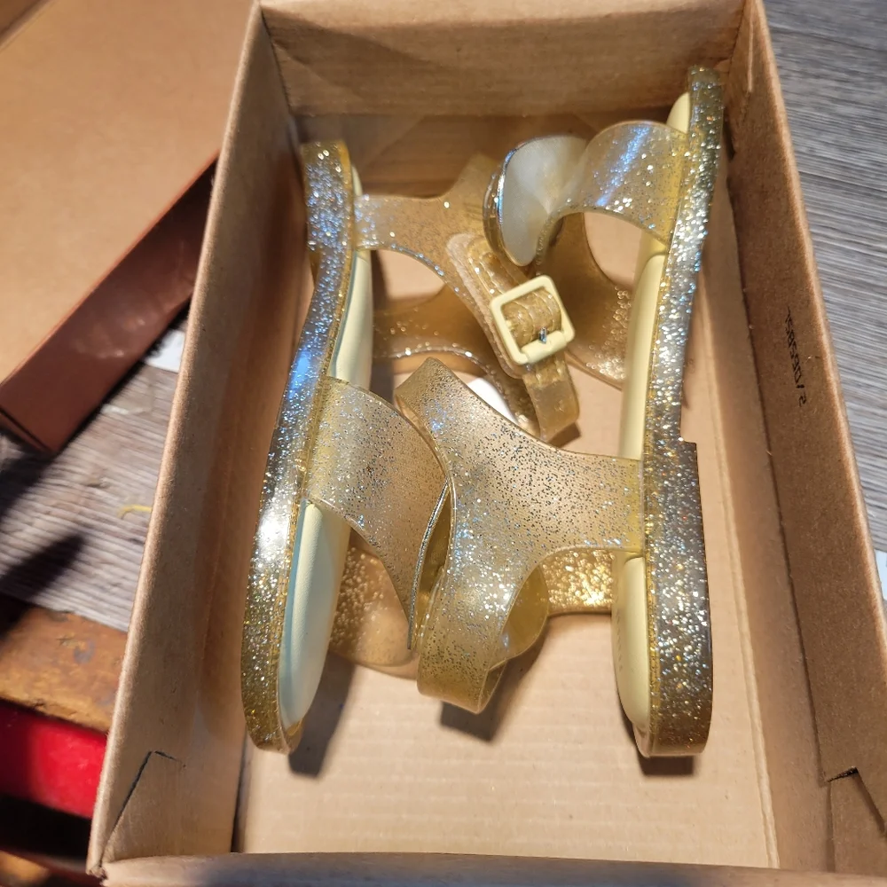 Melissa new box