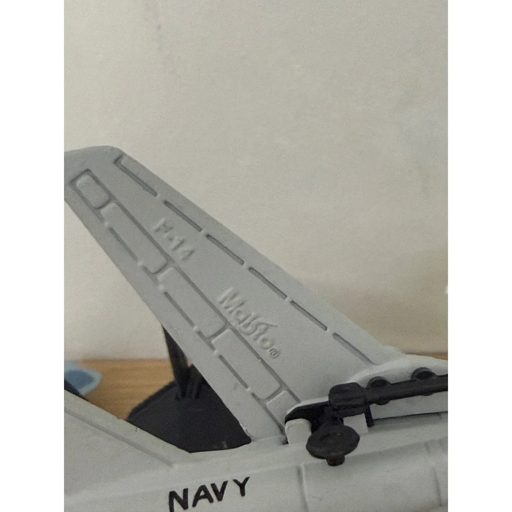 Maisto Tailwinds Diecast Aircraft Lot F-117A F-16C Eurofighter A-6E YF-22 F-14
