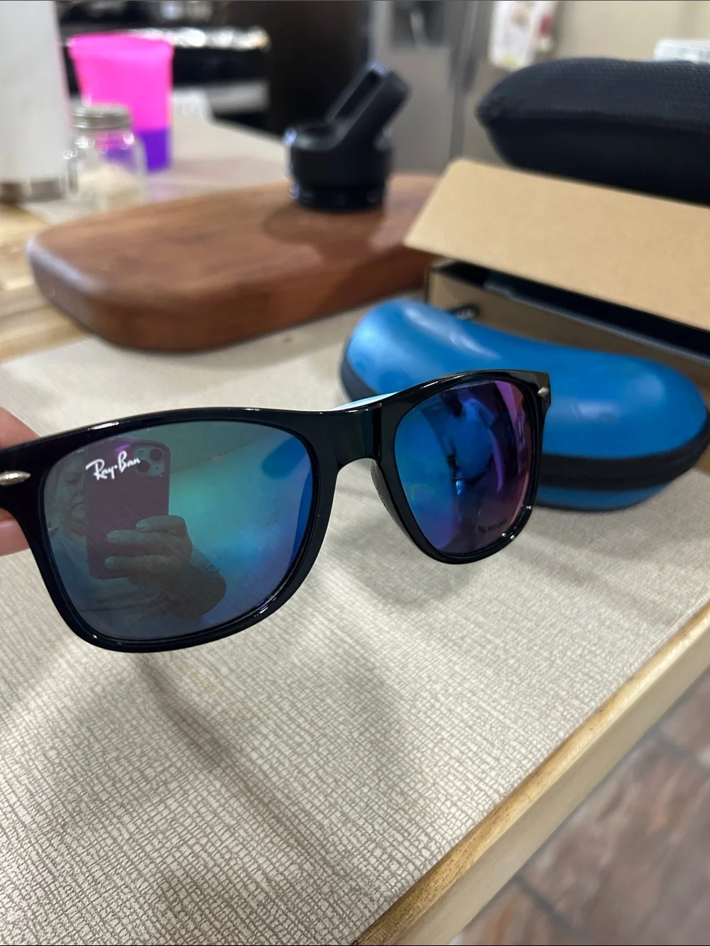Ray-Ban iconic ray