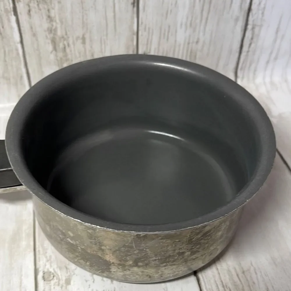 Regal Ware‎ 1 Quart Sauce Pan with Lid and Handle Made in the USA Cookware