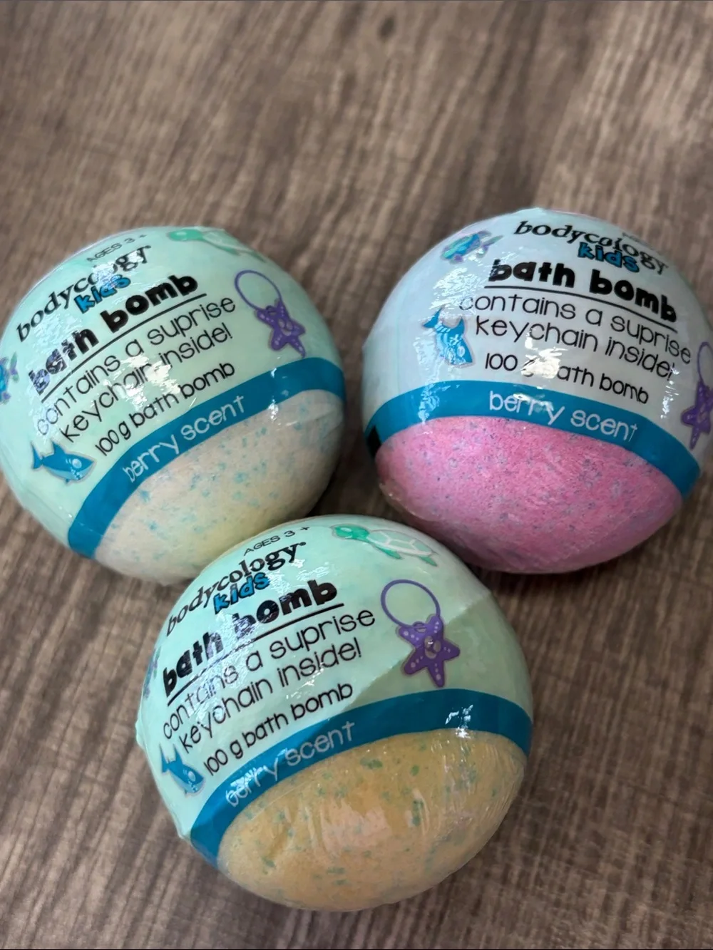🌻5 for $30🌻Bodycology Kids Berry Scented Bath Bombs w/ Surprise Keychain Inside