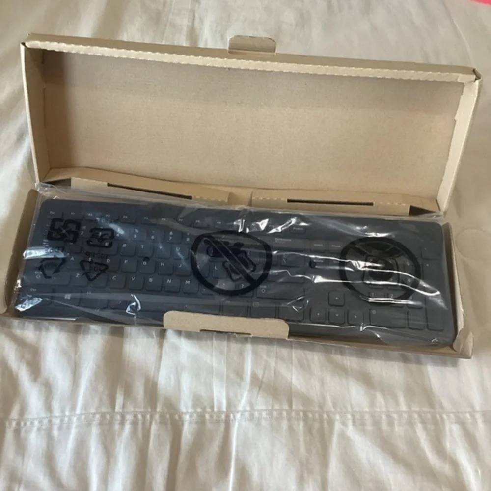 Dell black slim Wireless Keyboard new in box