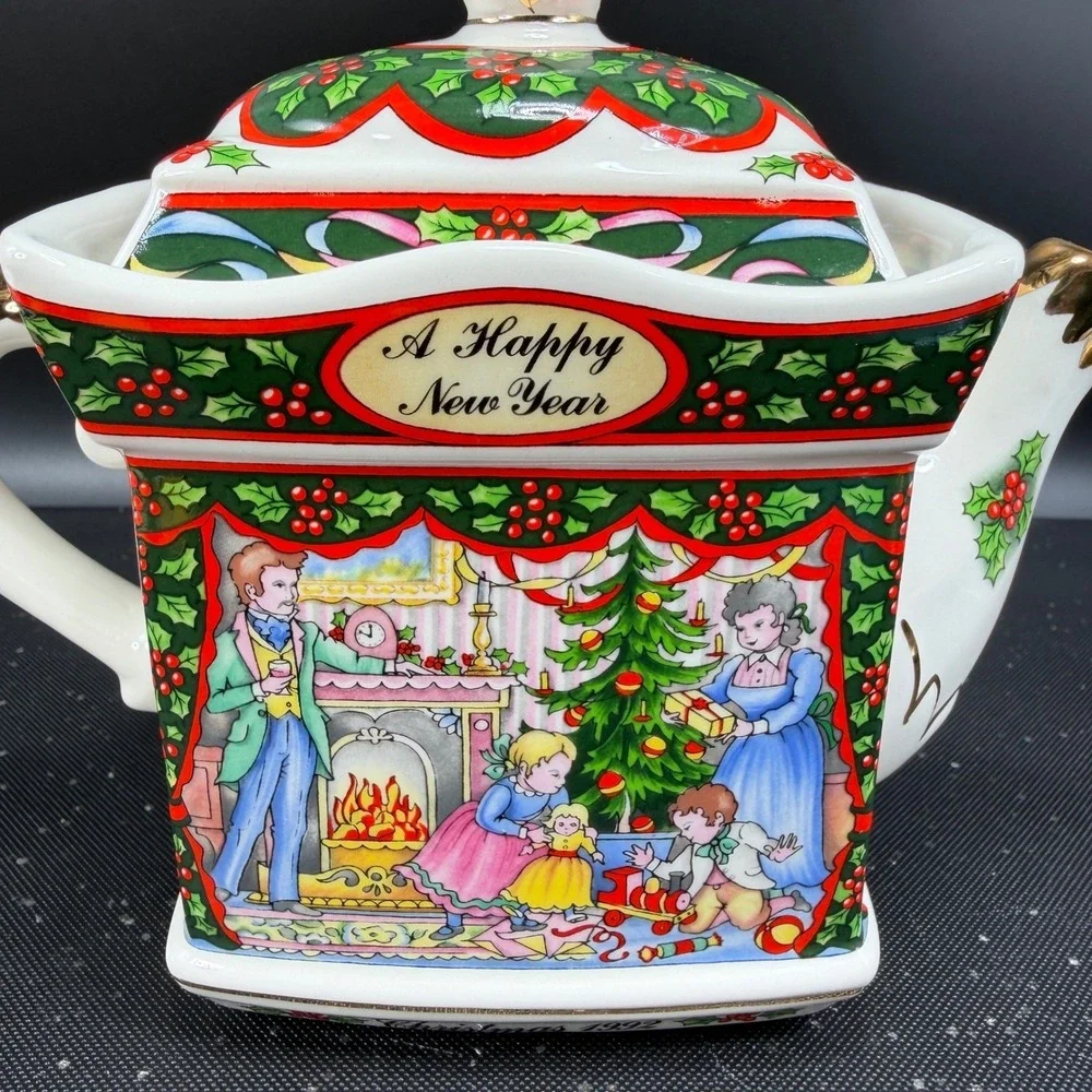 Sadler‎ Christmas Morning Teapot 1992 England Holiday Victorian Scene Gold Trim