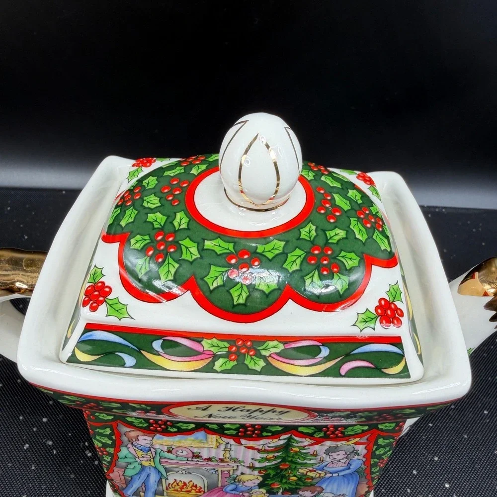 Sadler‎ Christmas Morning Teapot 1992 England Holiday Victorian Scene Gold Trim
