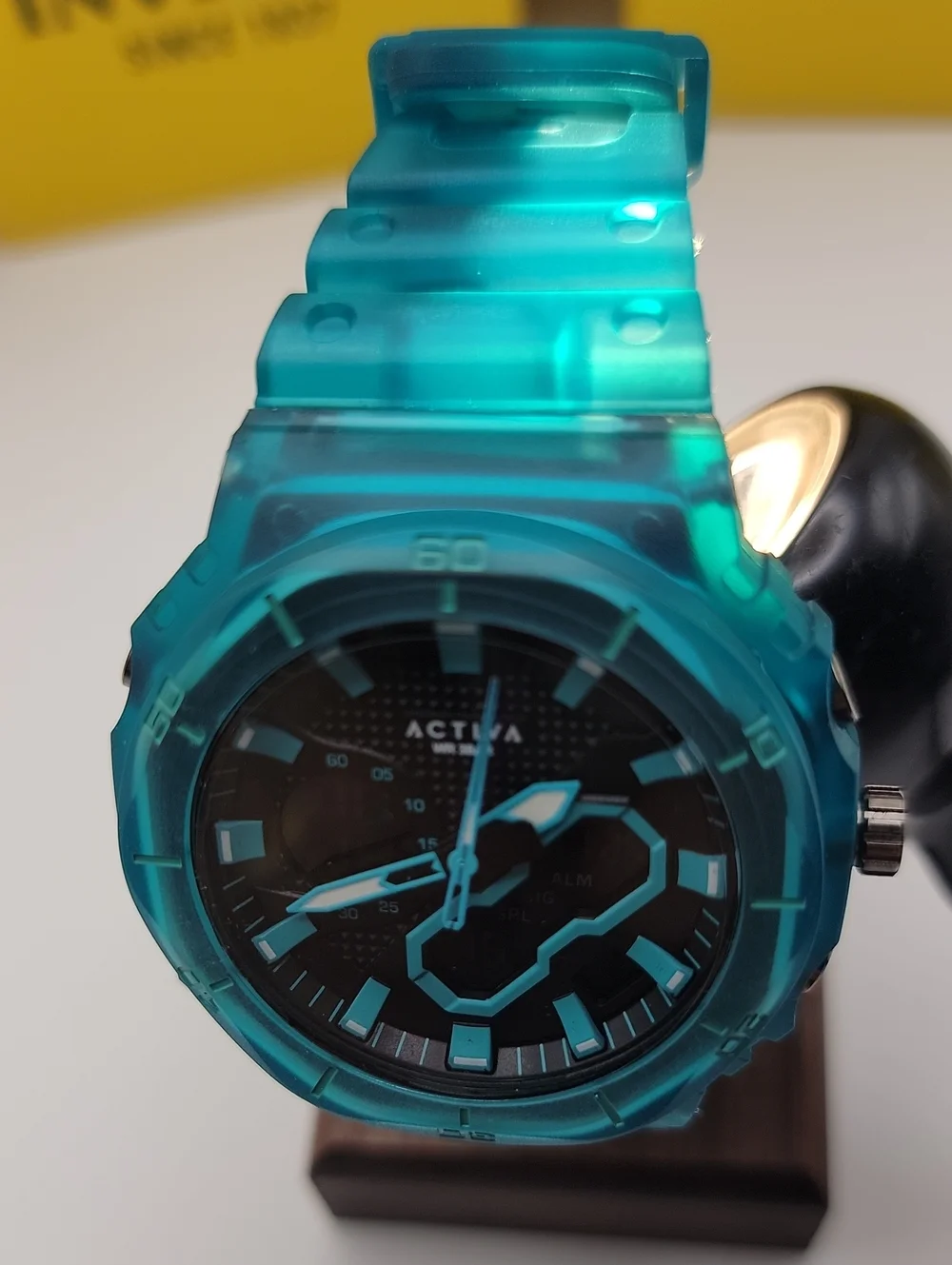 Activa bold teal