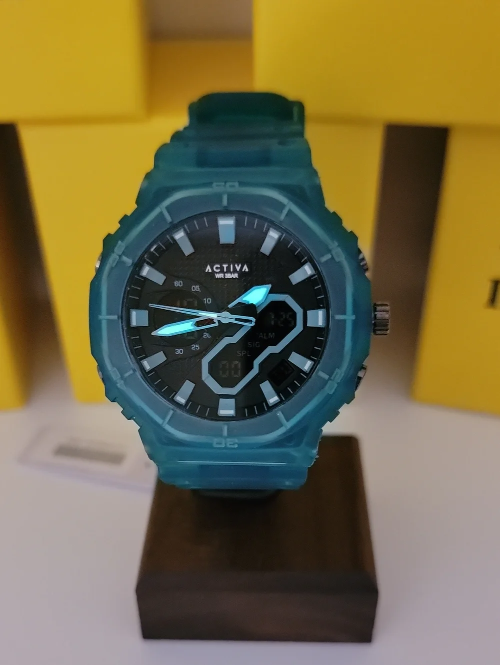 Activa bold teal