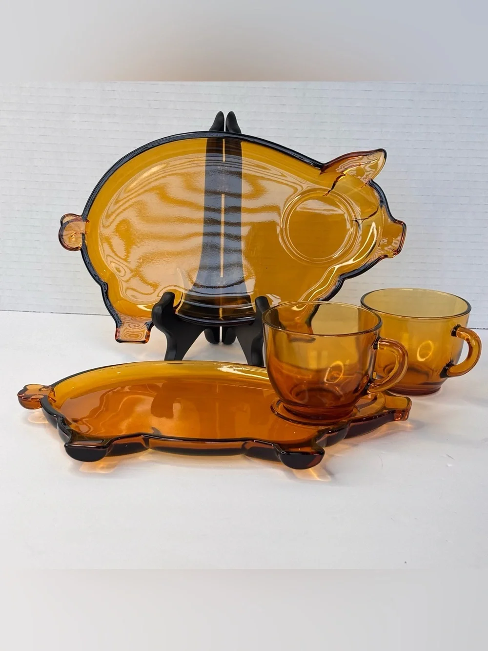 Vtg  1980’s Tiara Amber Glass Pig Snack Plates and Cups in Original Box Set Of 2