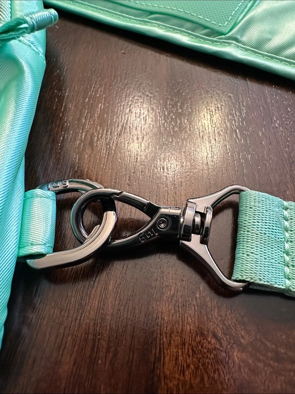 lug compact quilted