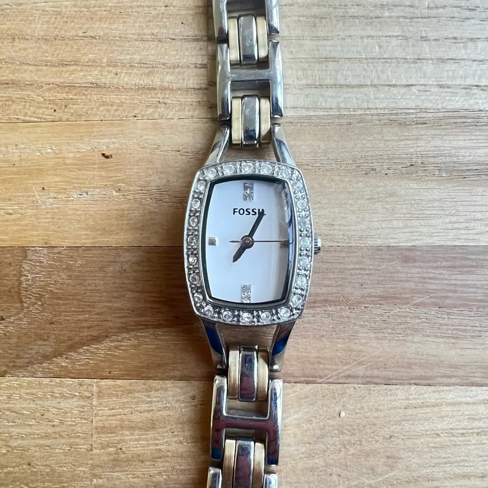 Fossil ladies crystal accented dress bracelet watch NEW BATTERY