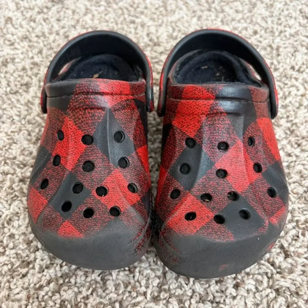 CROCS red buffalo