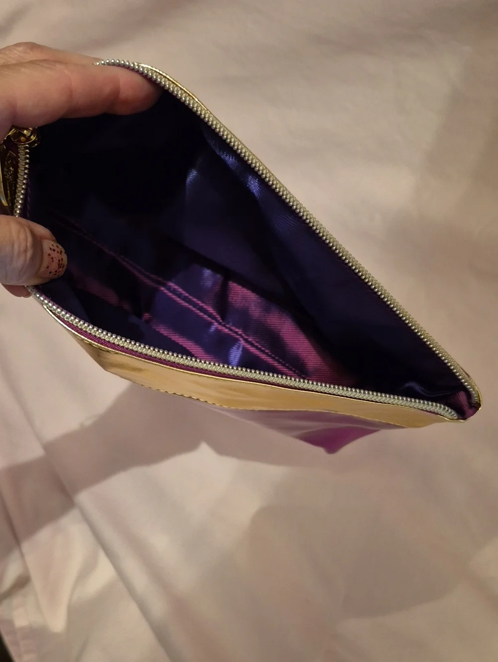 Younique compact cosmetic