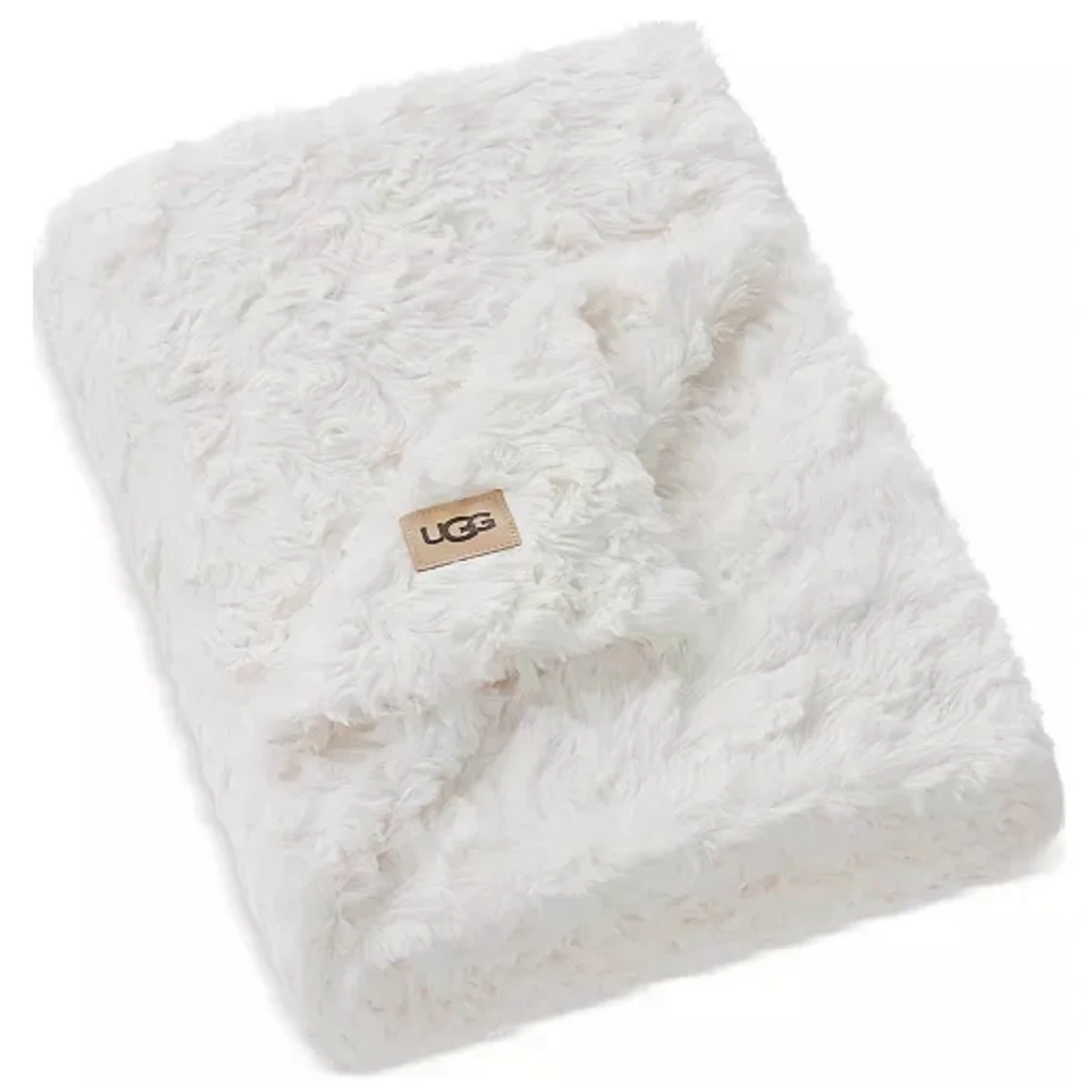 UGG nwt comes