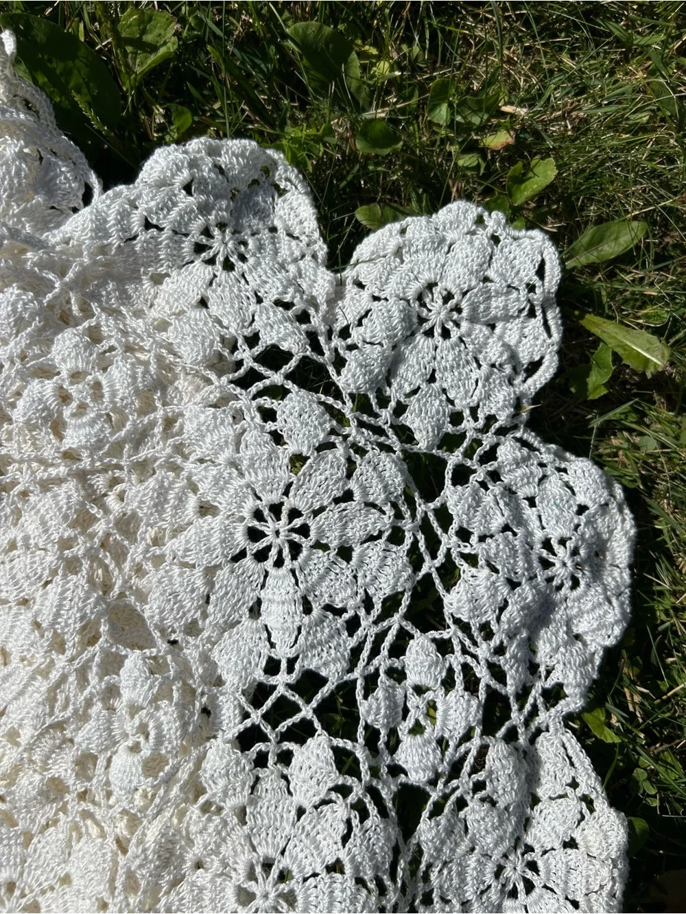 N/A white crochet