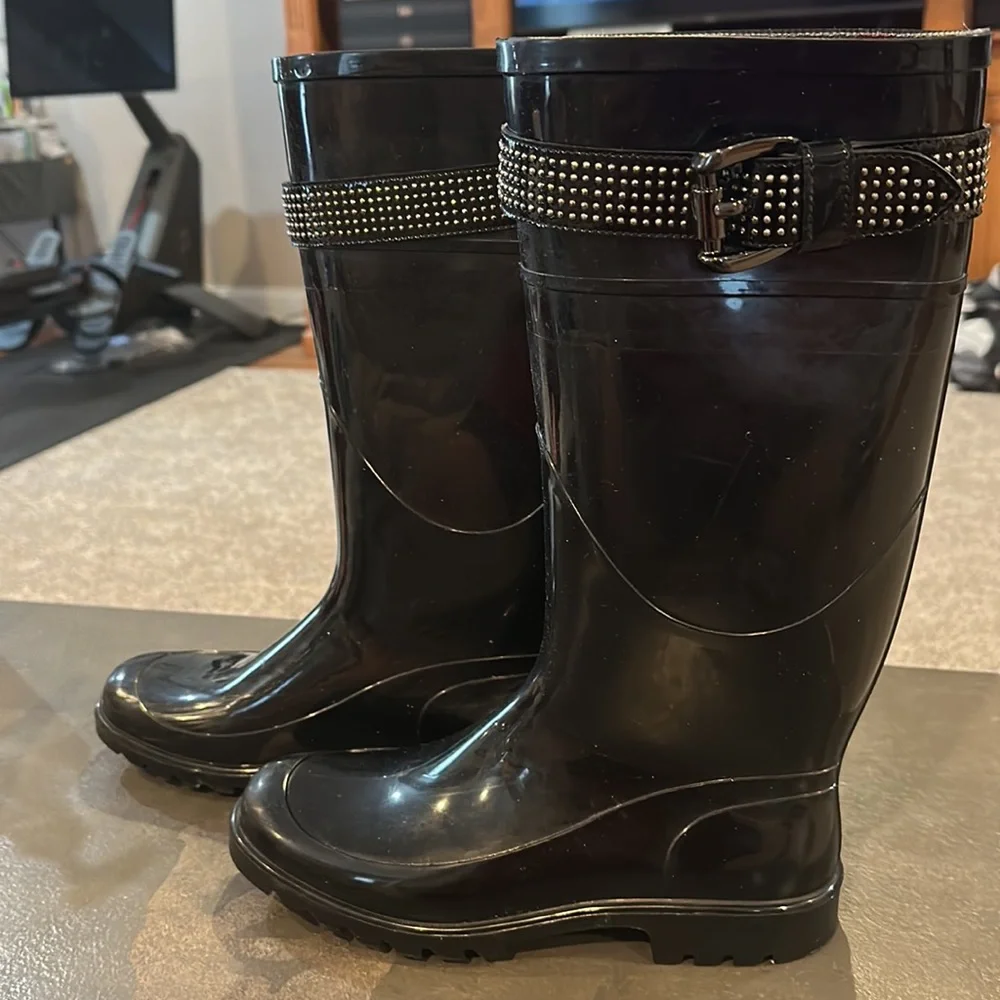 Burberry glossy patent