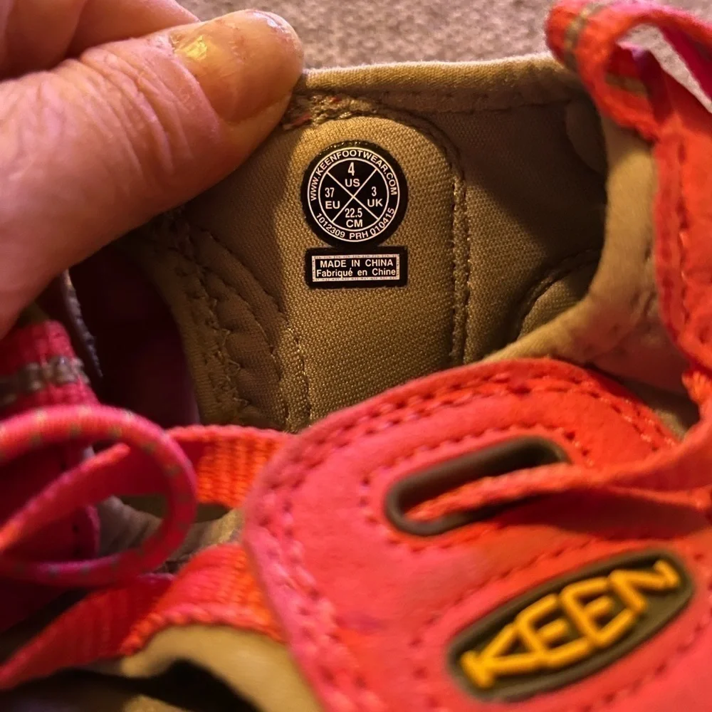 Keen Girl’s Whisper Waterproof Sport Sandals
