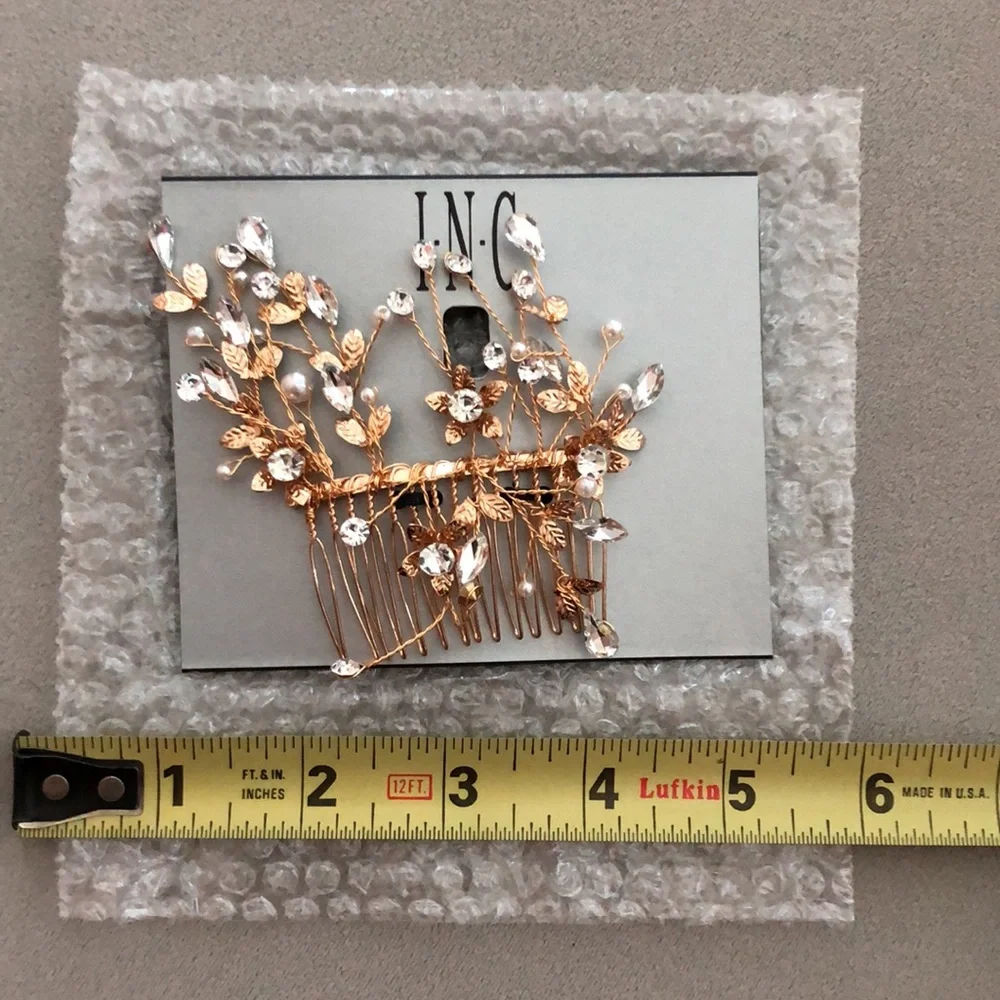 INC Gold Tone Crystal & Pearl Flower Hair Comb nwt