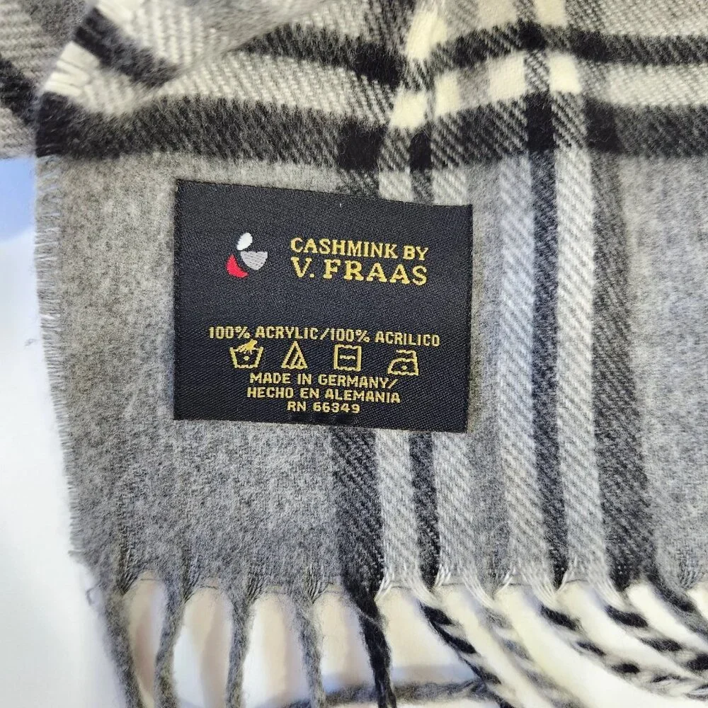 V. FRAAS their holiday make