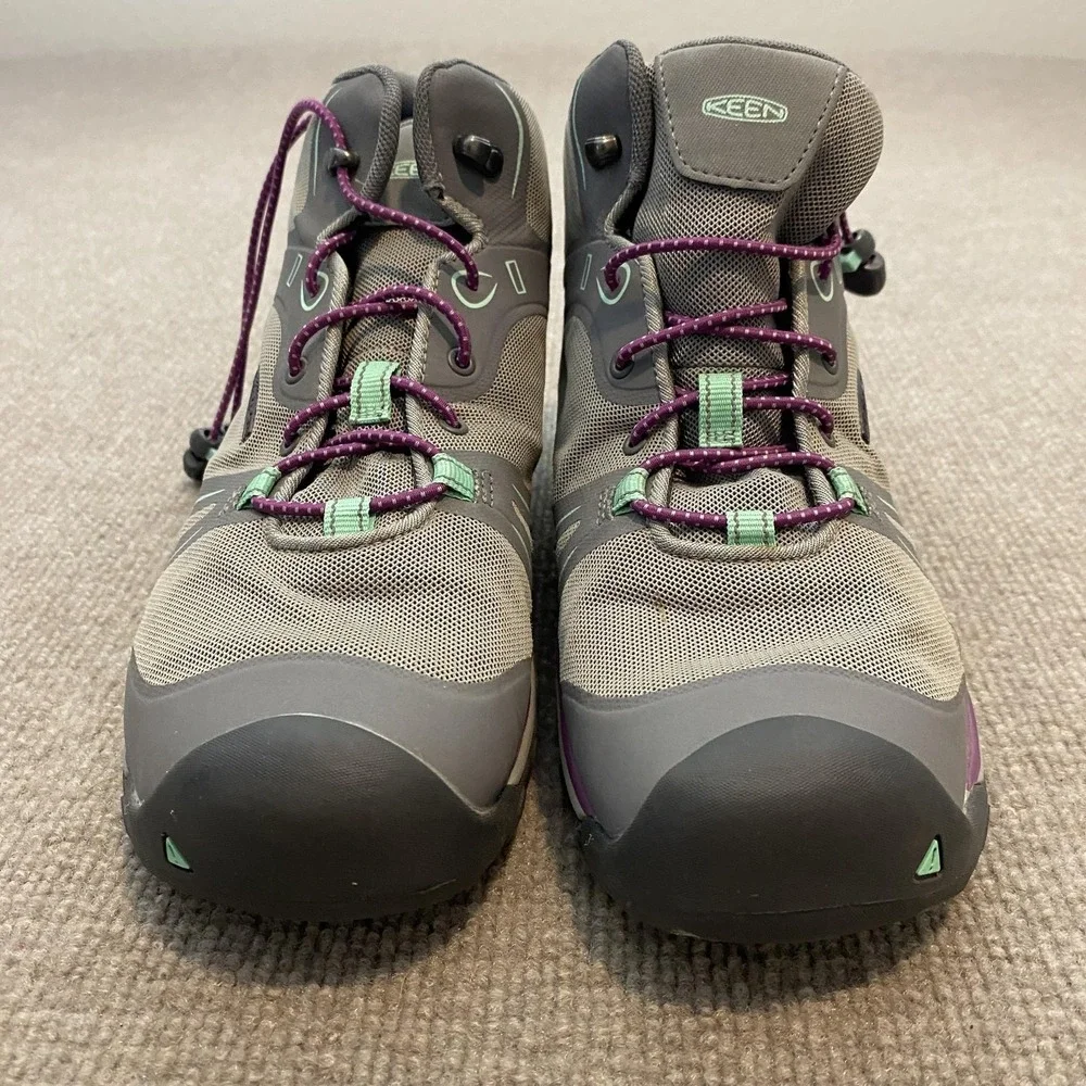Keen lightly worn