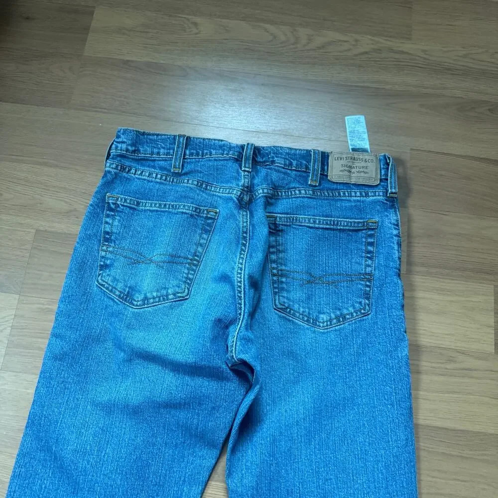 Levis denim 32