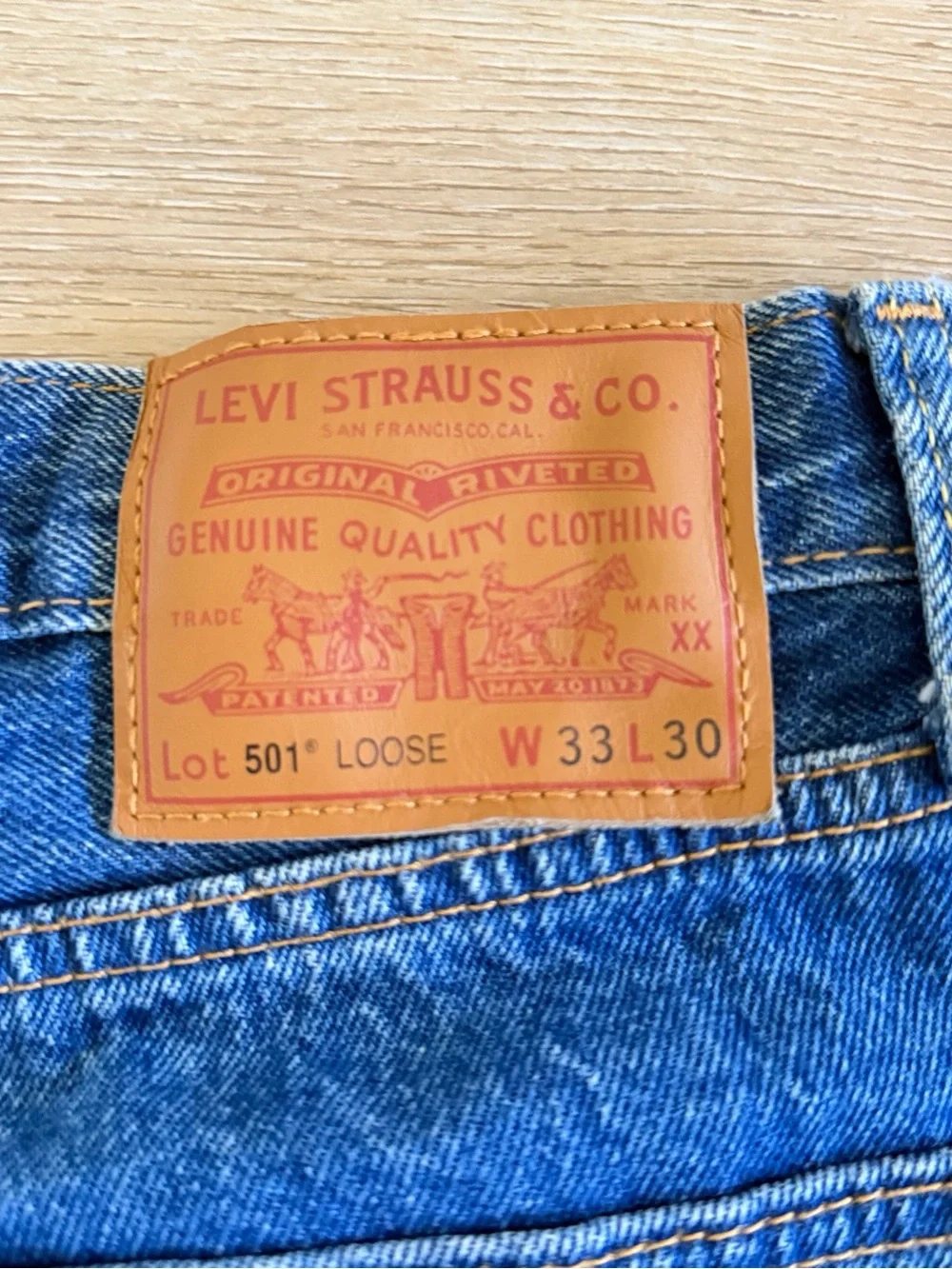 Levis relaxed straight