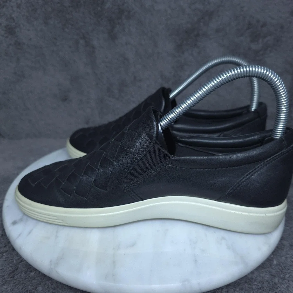 Ecco what you