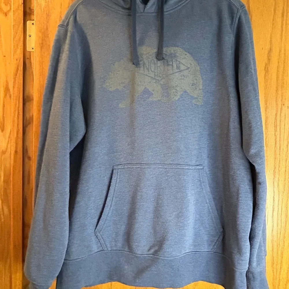 The North Face Mens Large Gray Hoodie Bear Graphic Pullover Sweatshirt