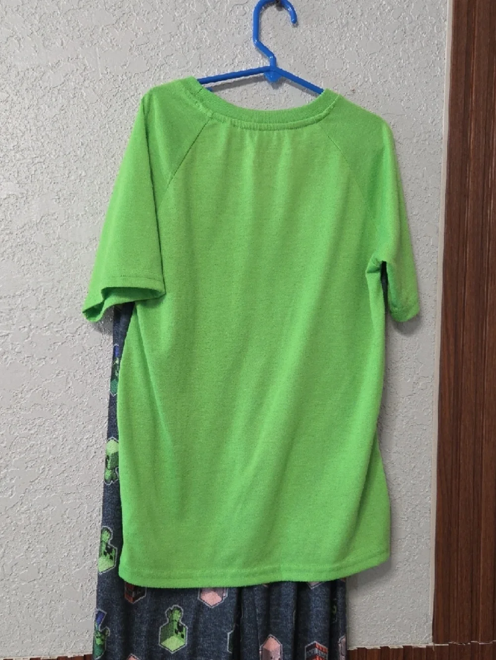Minecraft Kids Gray and Green Short-Sleeve Pajama Set Size 10 To 12 Years Old.